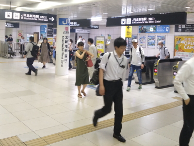 地下鉄東西線「北新地駅」西口からのアクセス写真1